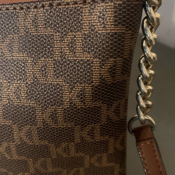 Karl Langerfeld, crossbody bag. Brown K L signature. 4 inches of chain on strap. - Picture 3 of 11